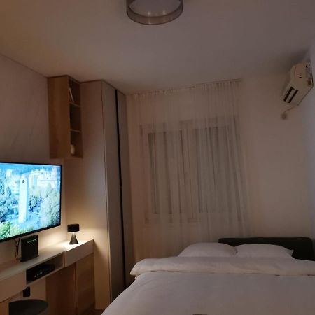 Studio Apartment Art Zone Podgorica Exterior photo